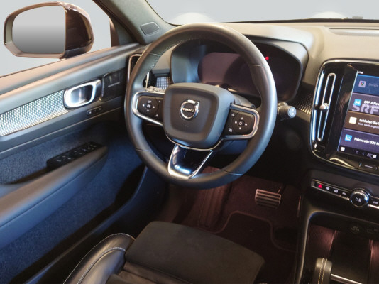 VOLVO XC40 P8 AWD Elec Pro-image-4