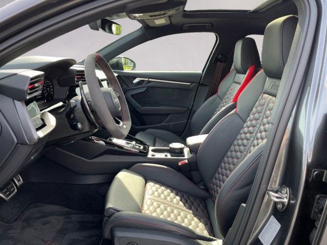 AUDI RS3 Sportback 2.5 TSI quattro S-tronic-image-9