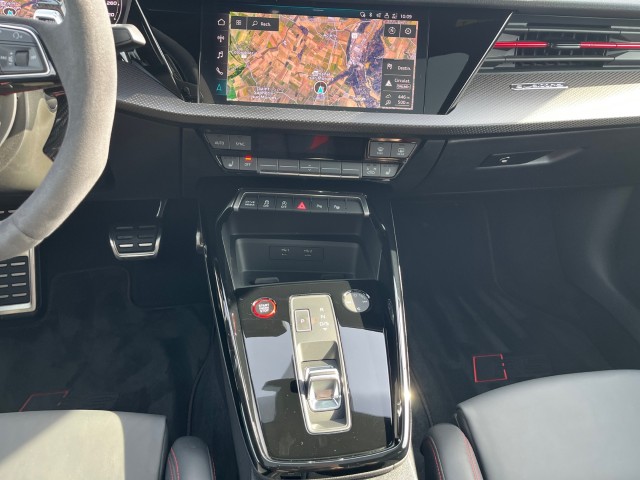 AUDI RS3 Sportback 2.5 TSI quattro S-tronic-image-14