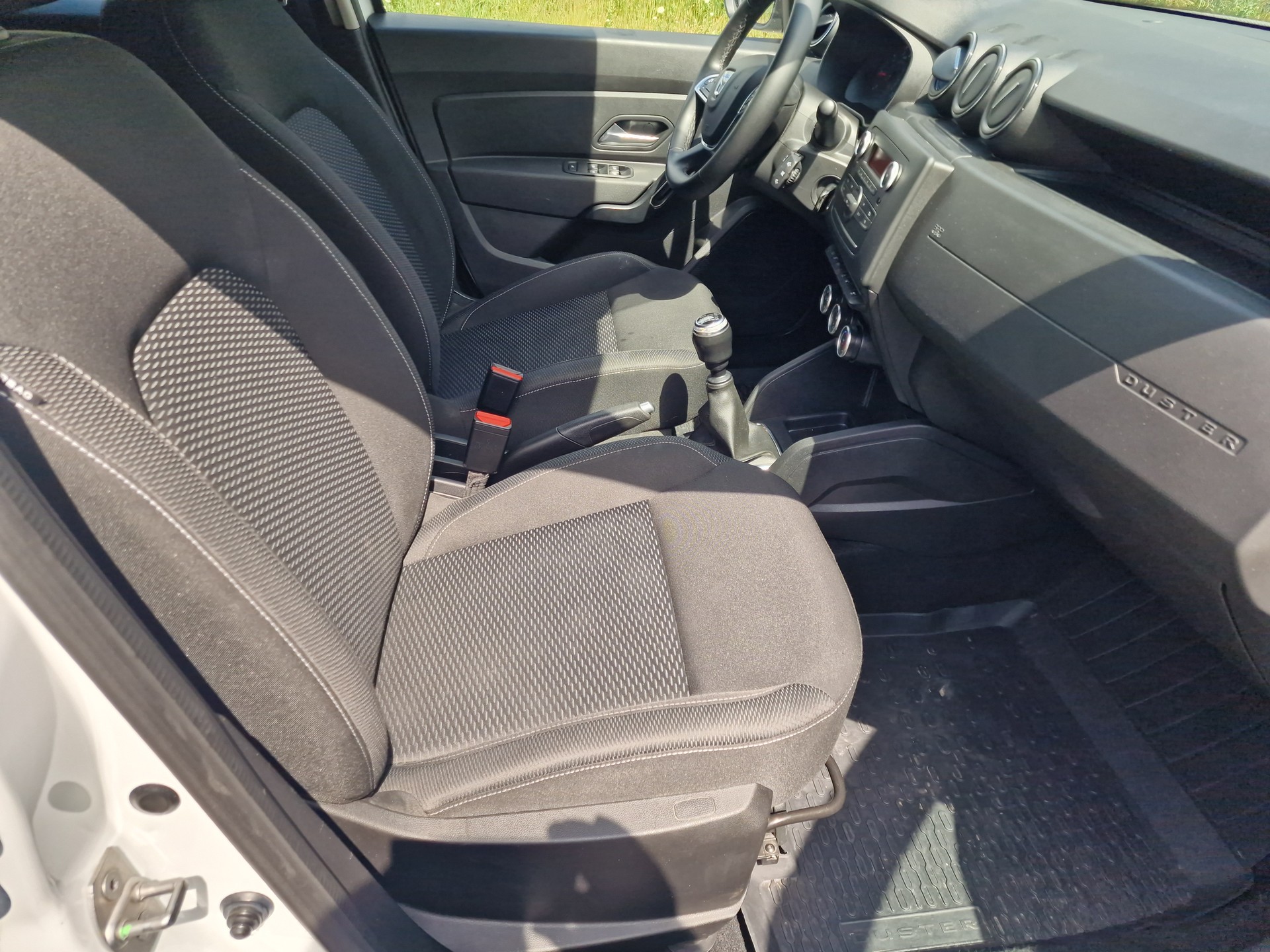 DACIA Duster TCe 125 Comfort 4x4-image-9