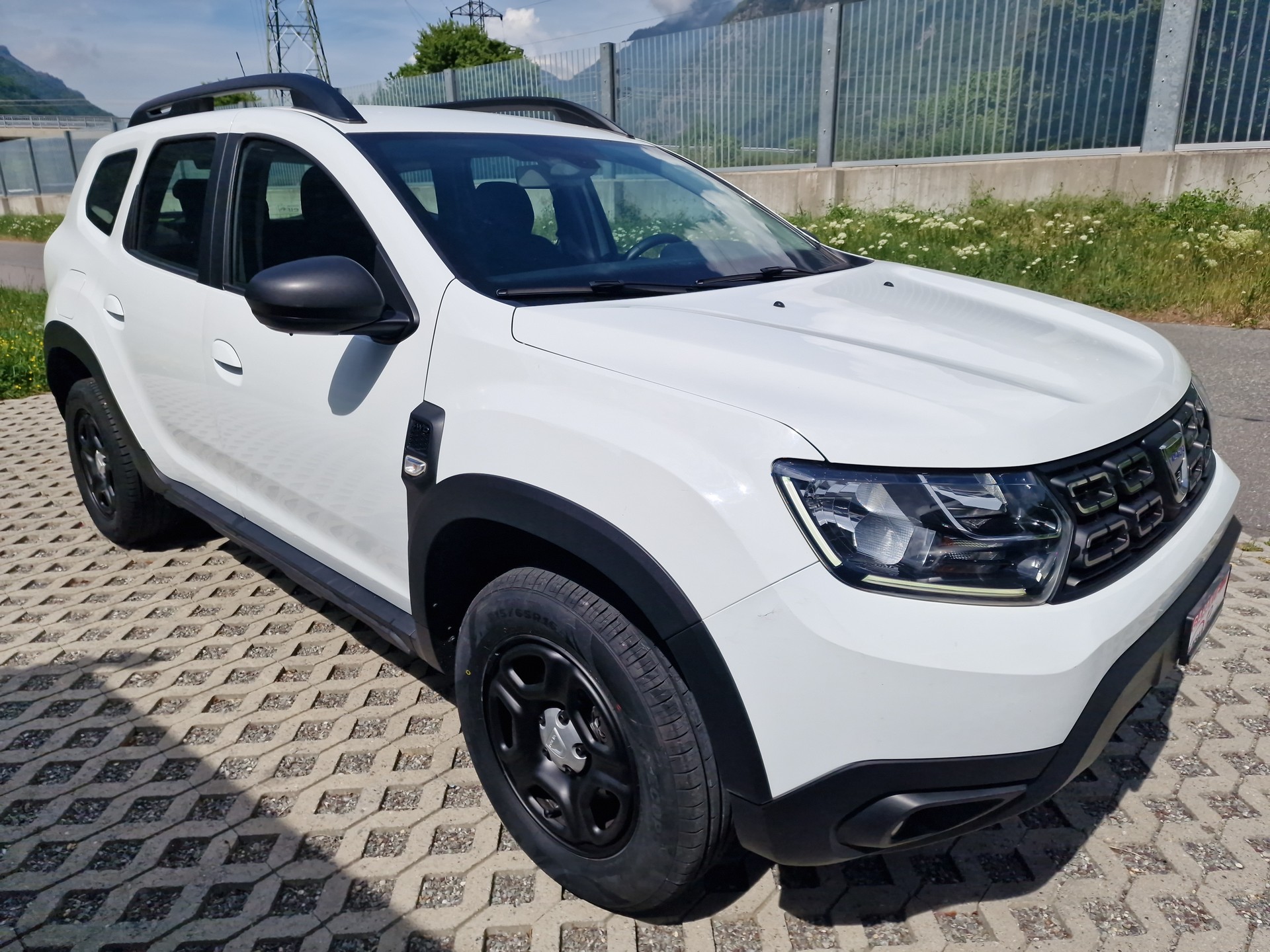 DACIA Duster TCe 125 Comfort 4x4-image-2