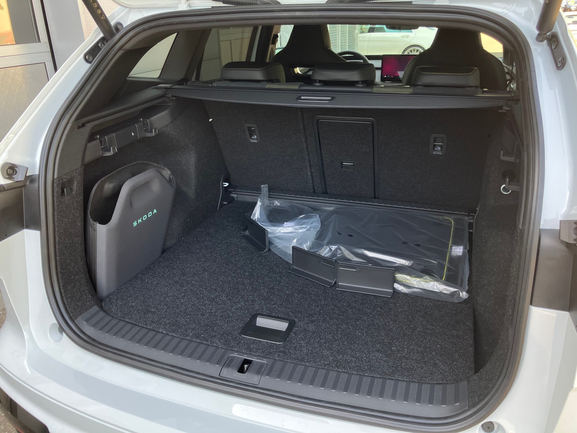 SKODA Enyaq 4x4 RS-image-6