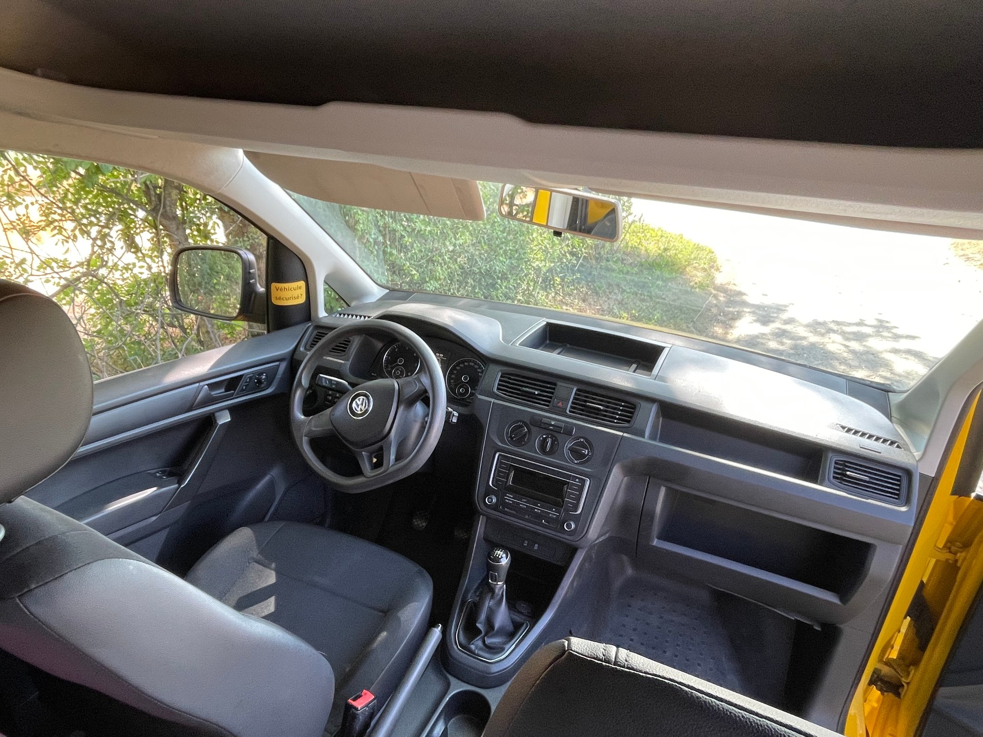 VW Caddy Maxi 2.0 TDI 75 PS - 4Motion Camper BlueMotion-image-10
