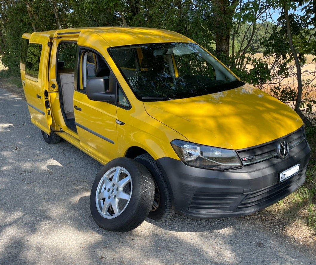 VW Caddy Maxi 2.0 TDI 75 PS - 4Motion Camper BlueMotion-image-13