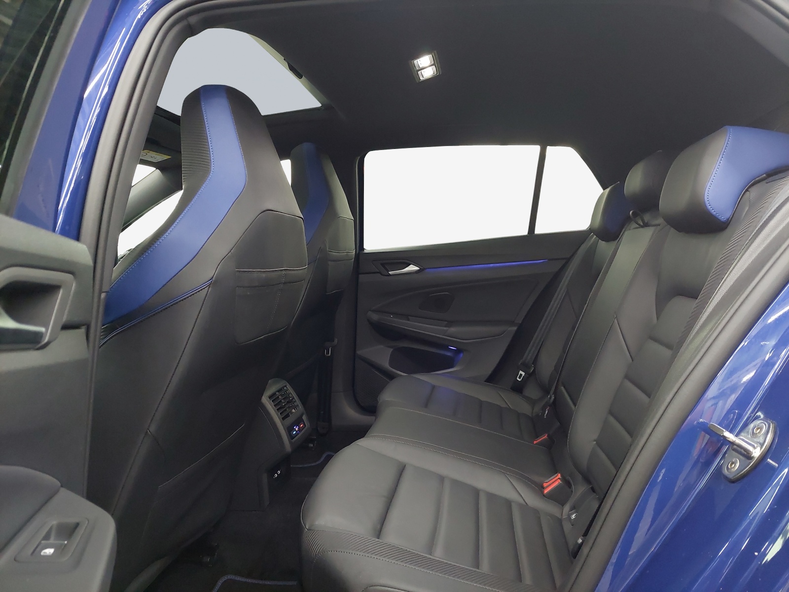 VW Golf 2.0 TSI R DSG 4Motion-image-11