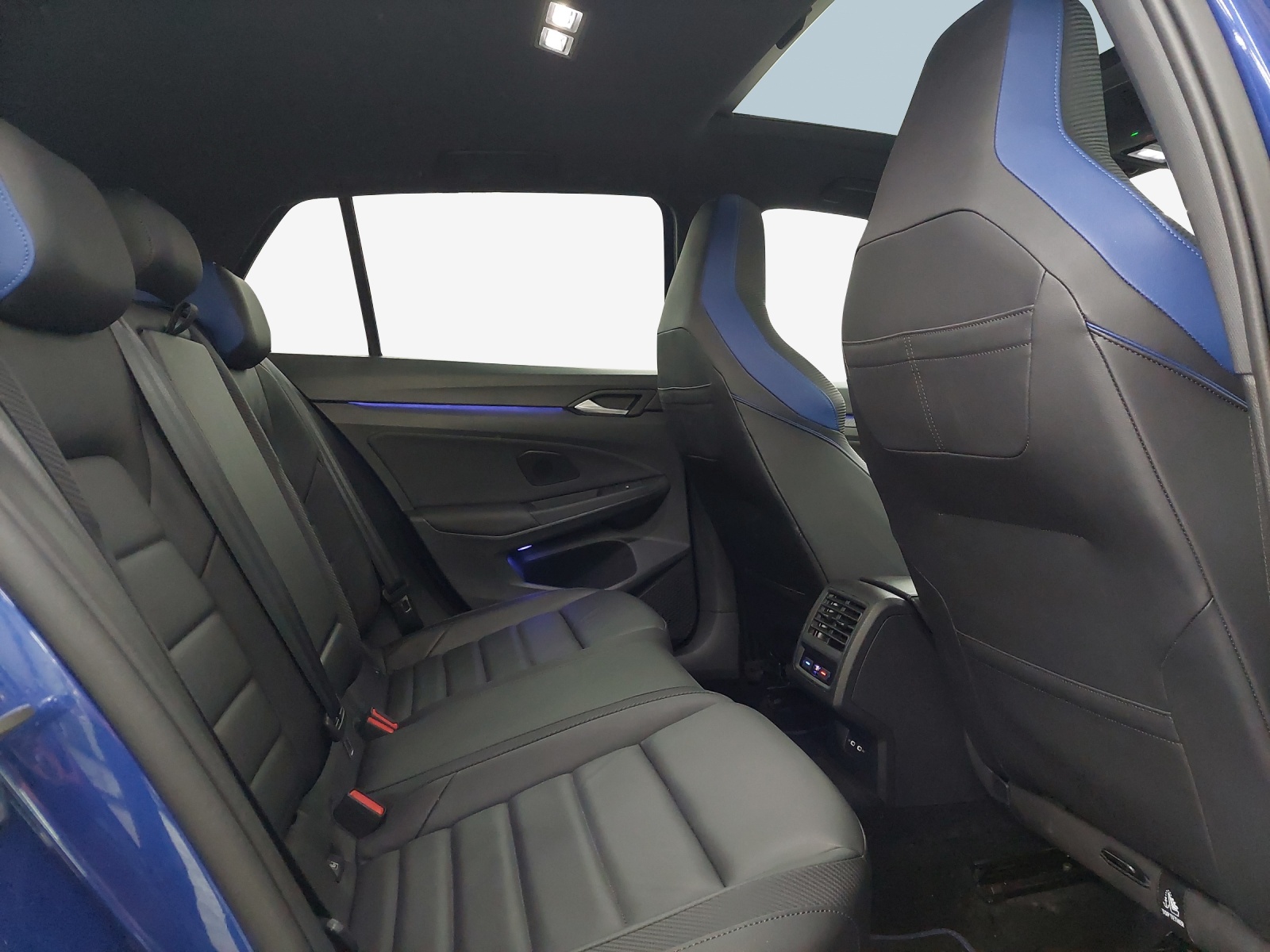 VW Golf 2.0 TSI R DSG 4Motion-image-13