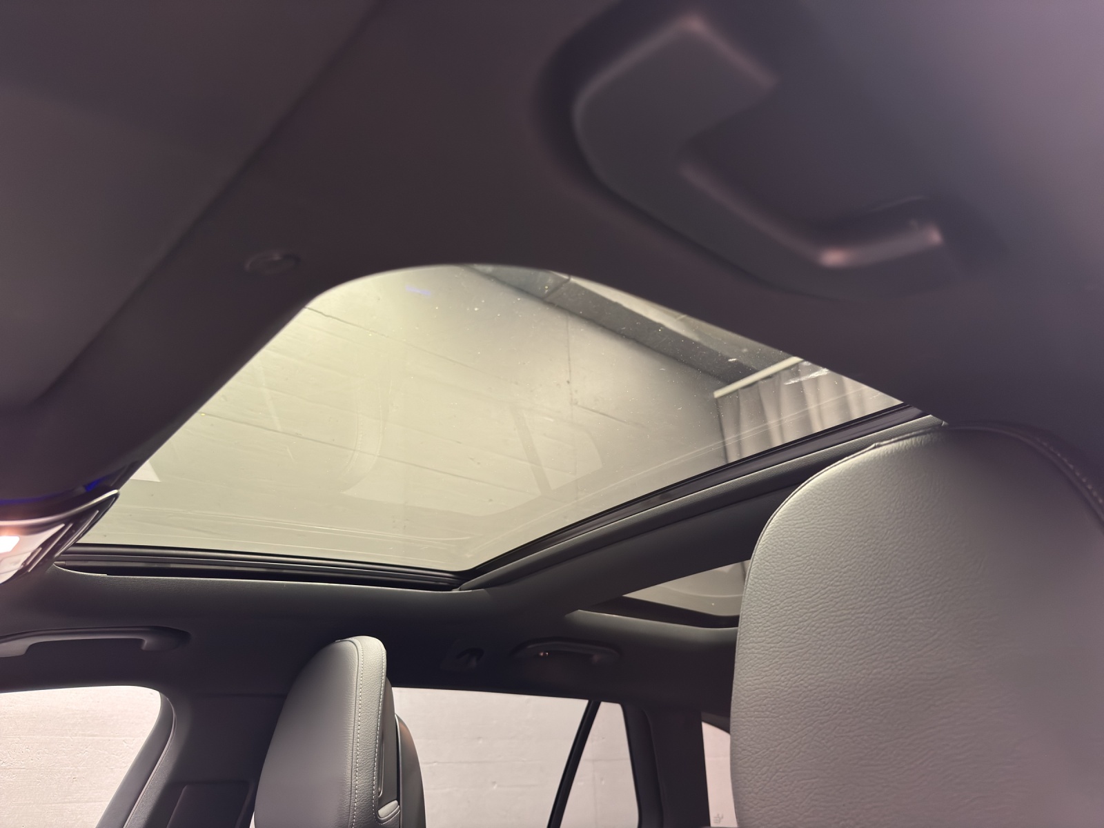 MERCEDES-BENZ C 220 d Swiss Star AMG Line 4matic Kombi-image-15