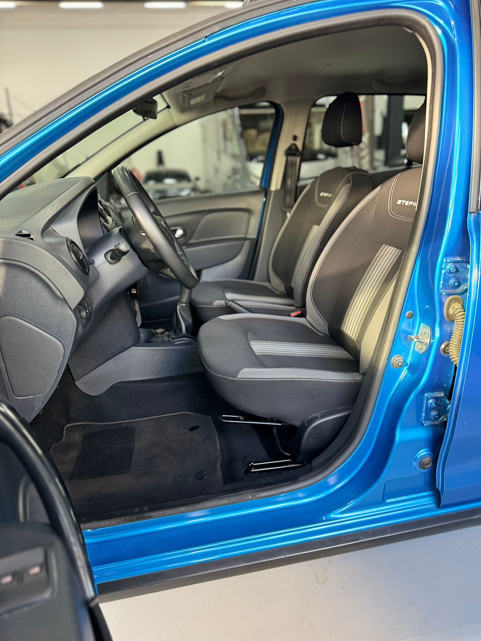 DACIA Sandero TCe 90 Stepway Unlimited 2 Allrad-image-11