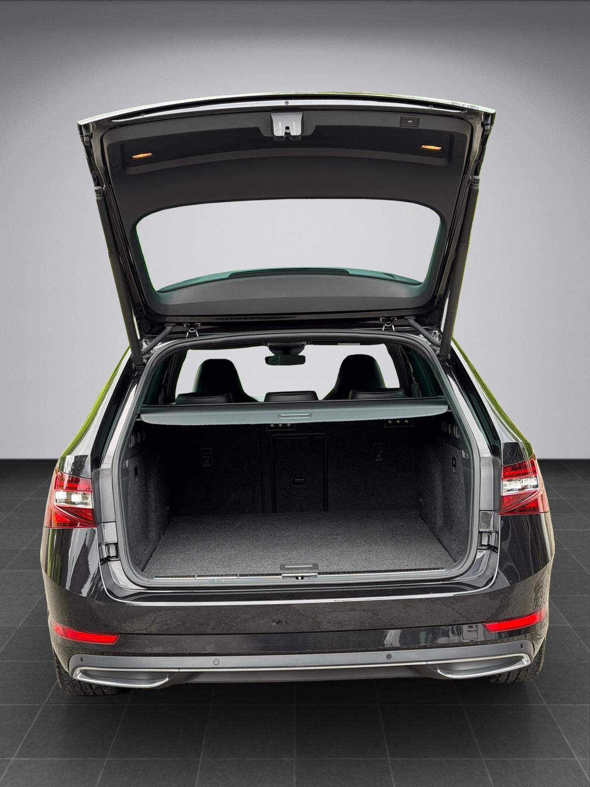 SKODA Superb Combi 2.0 TDi SportLine+ 4x4 DSG-image-17
