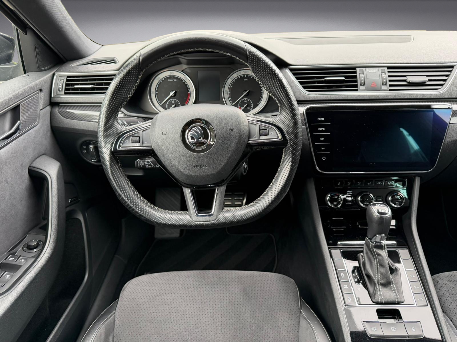SKODA Superb Combi 2.0 TDi SportLine+ 4x4 DSG-image-7