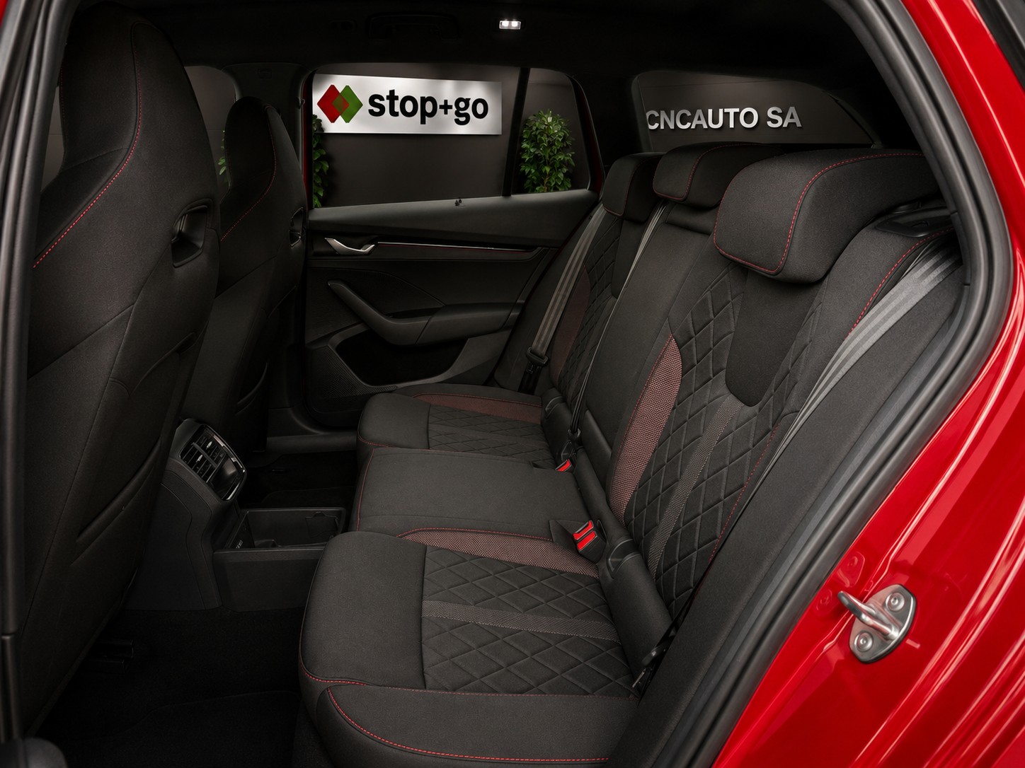 SKODA Octavia Combi 2.0 TSI DSG RS-image-10