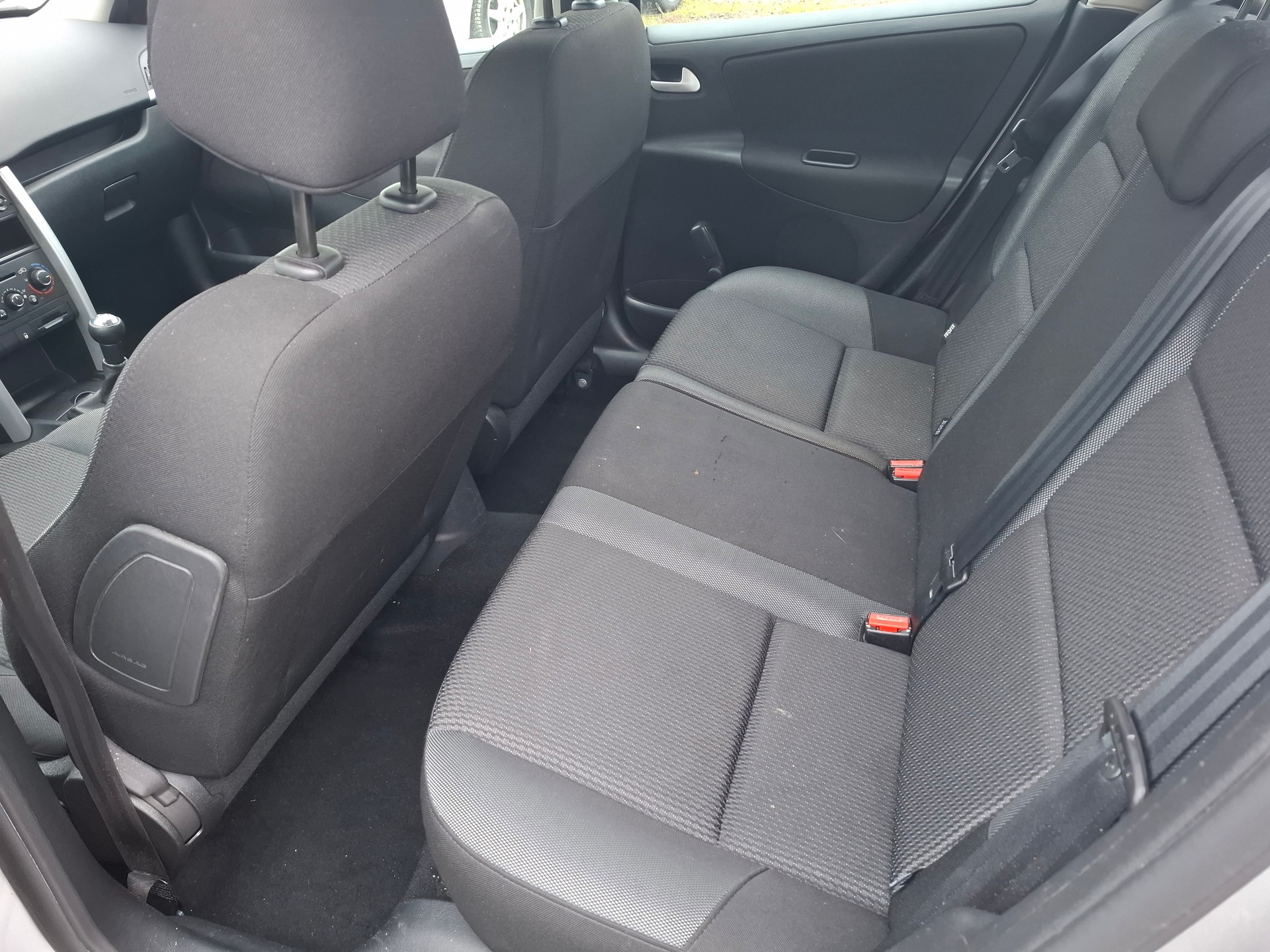 PEUGEOT 207 1.4 Swiss Edition-image-11