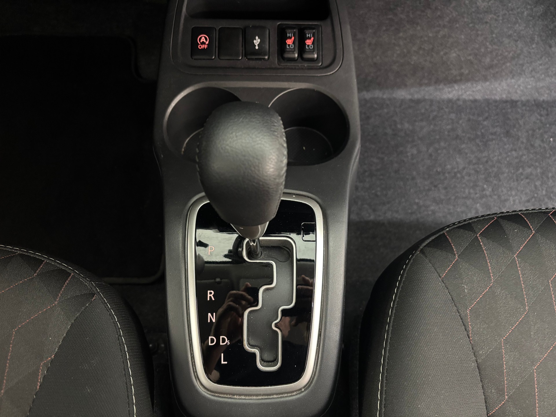 MITSUBISHI Space Star 1.2 CVT Invite-image-14