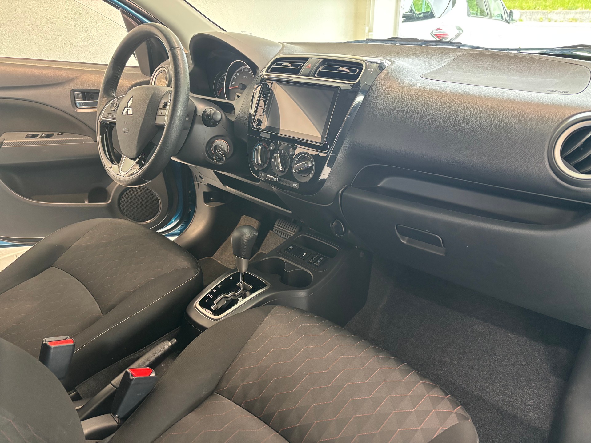MITSUBISHI Space Star 1.2 CVT Invite-image-8