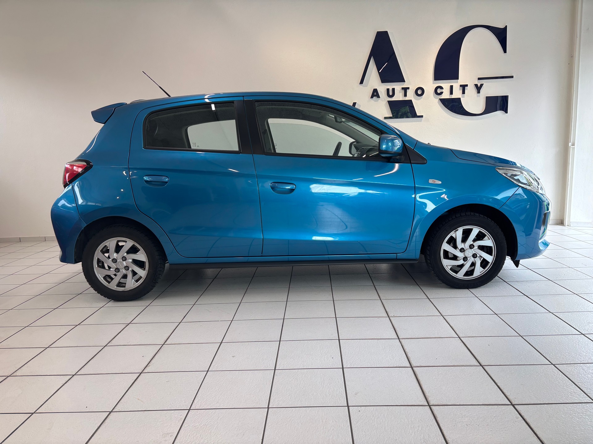 MITSUBISHI Space Star 1.2 CVT Invite-image-2