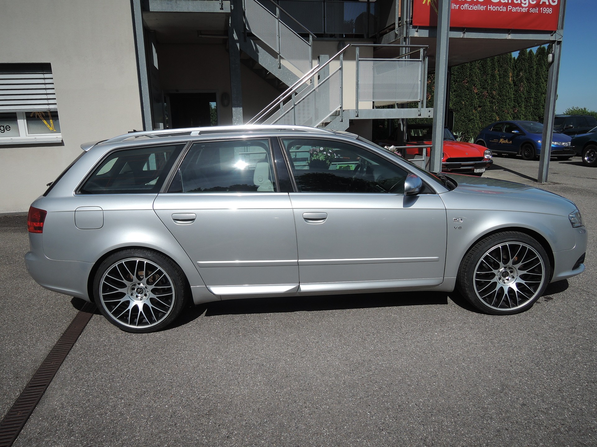AUDI S4 Avant 4.2 V8 quattro-image-2