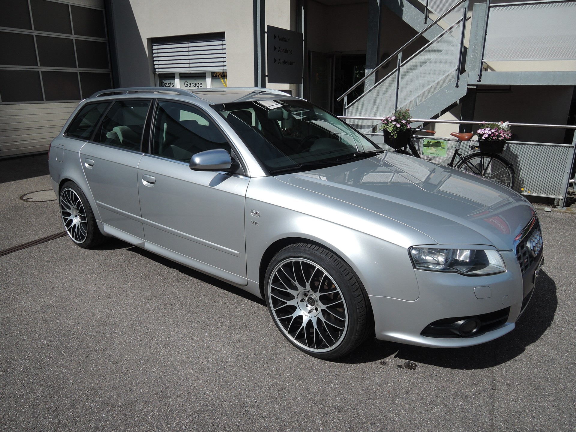 AUDI S4 Avant 4.2 V8 quattro-image-1