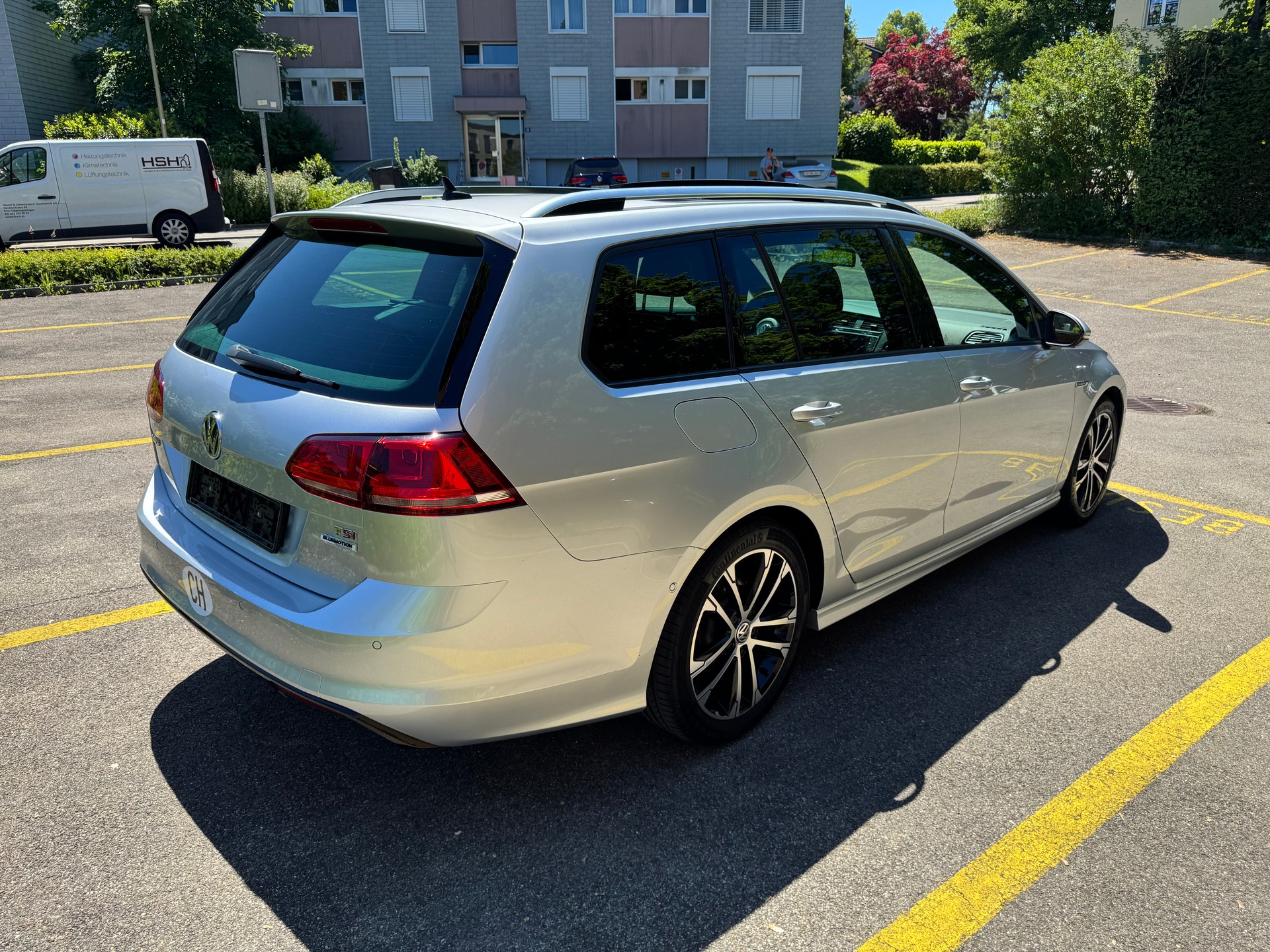 VW 1.4 TSI 150 Lounge R-Line DSG-image-3