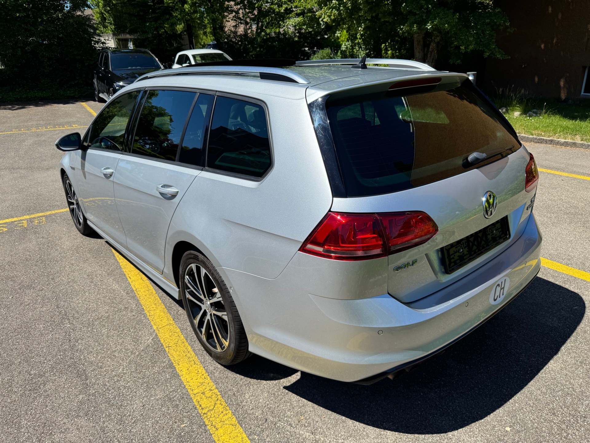 VW 1.4 TSI 150 Lounge R-Line DSG-image-2