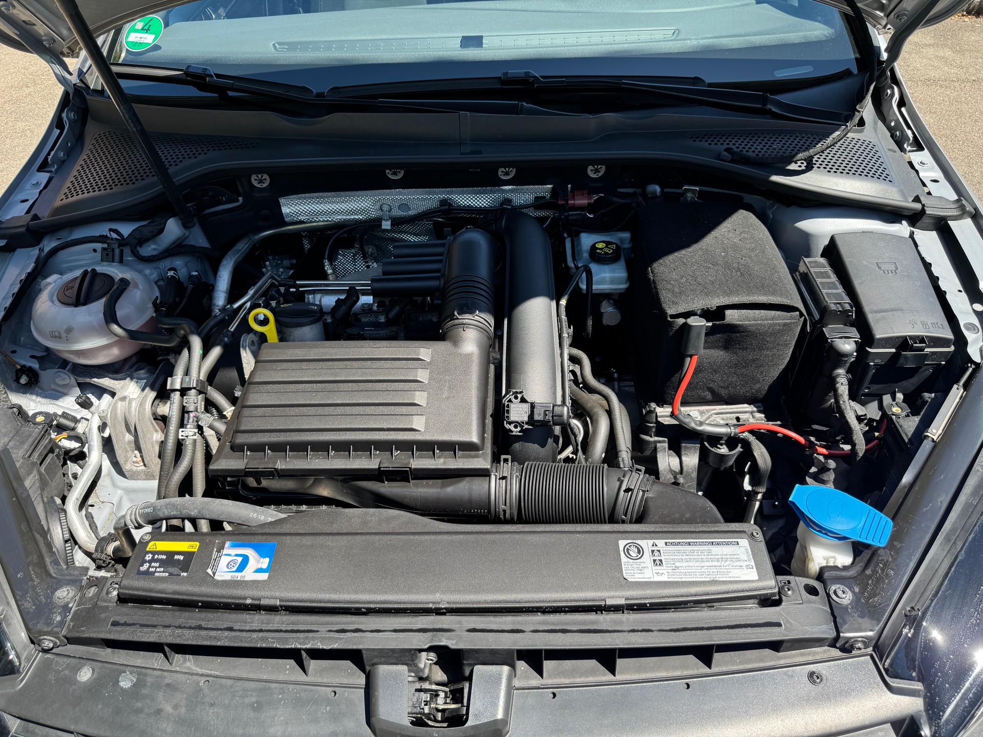 VW 1.4 TSI 150 Lounge R-Line DSG-image-17