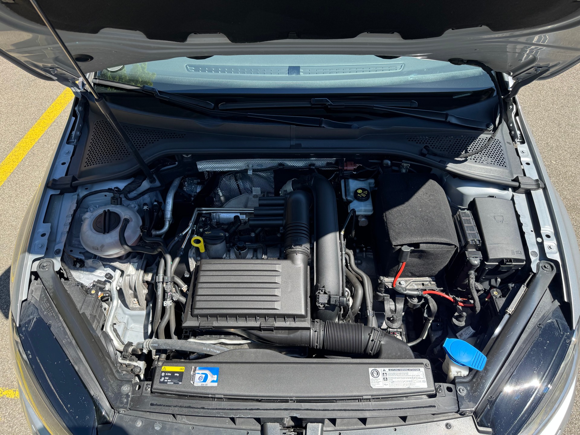 VW 1.4 TSI 150 Lounge R-Line DSG-image-16