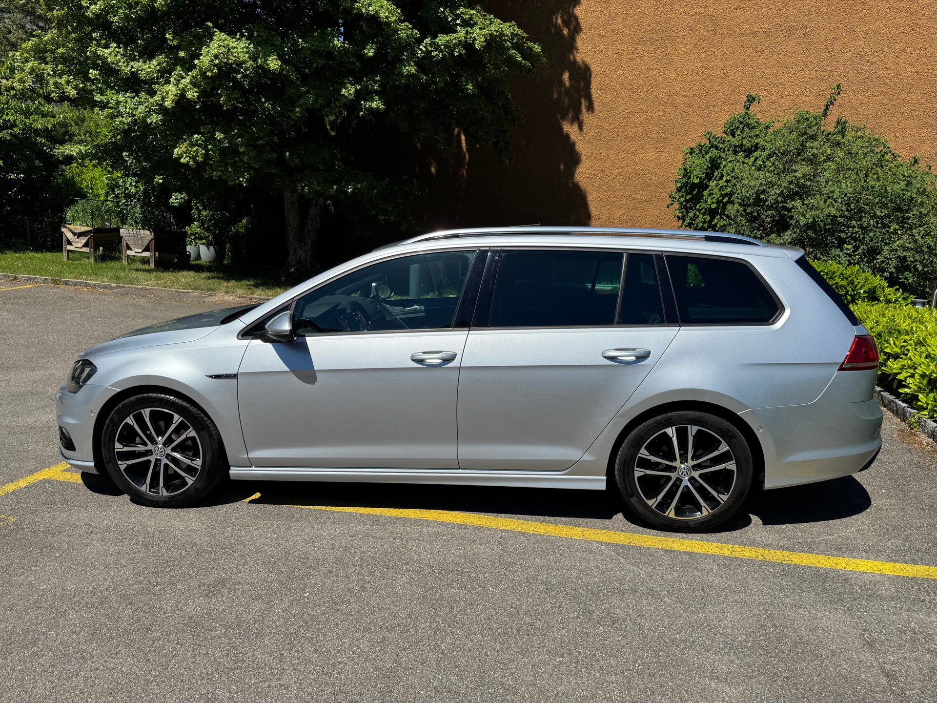 VW 1.4 TSI 150 Lounge R-Line DSG-image-9