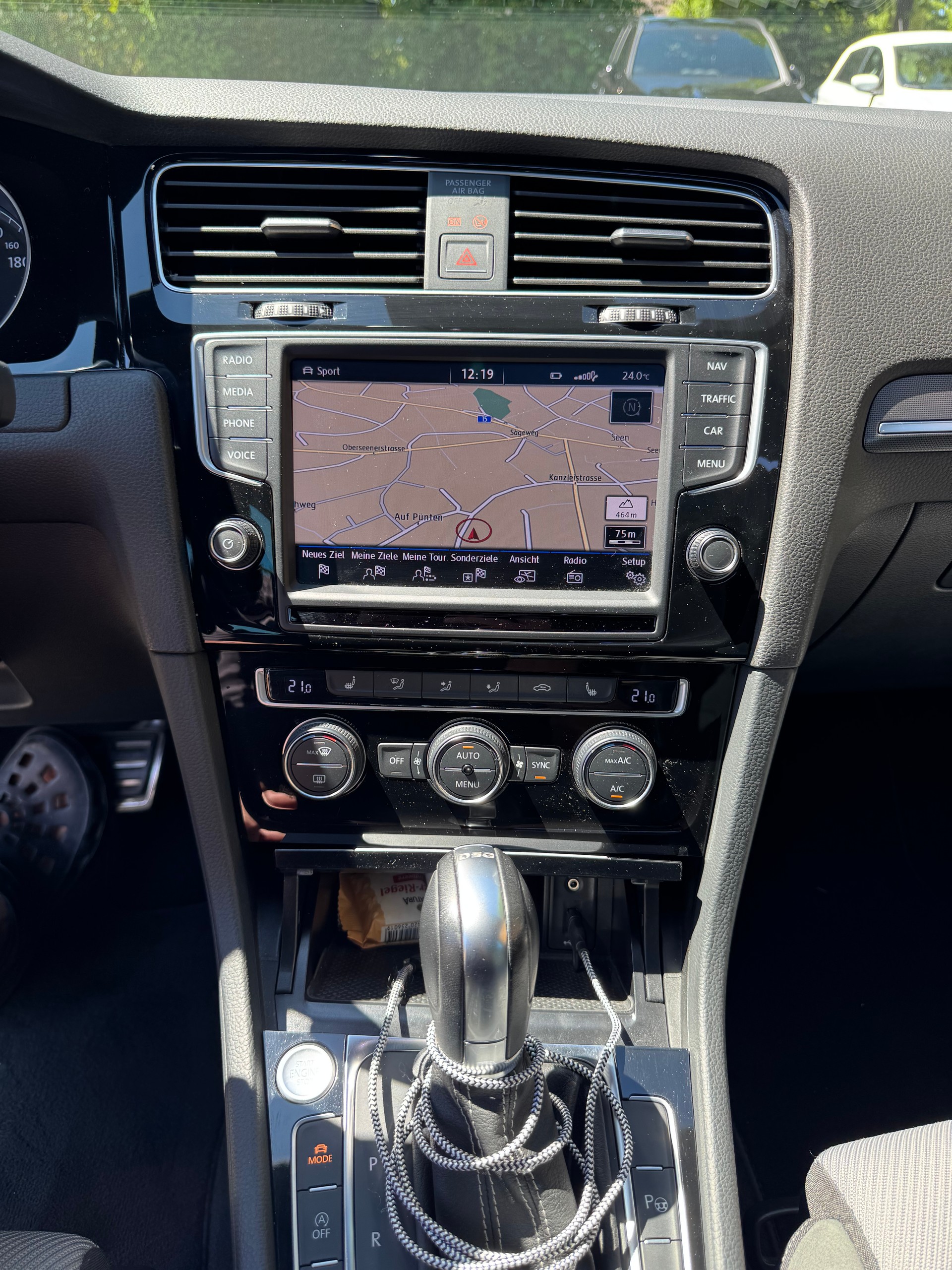 VW 1.4 TSI 150 Lounge R-Line DSG-image-13