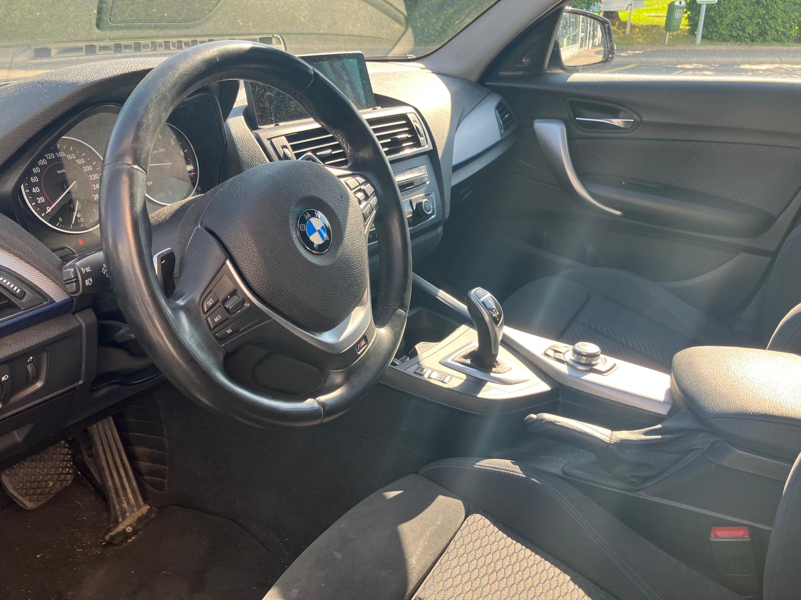 BMW M135i xDrive Steptronic-image-9