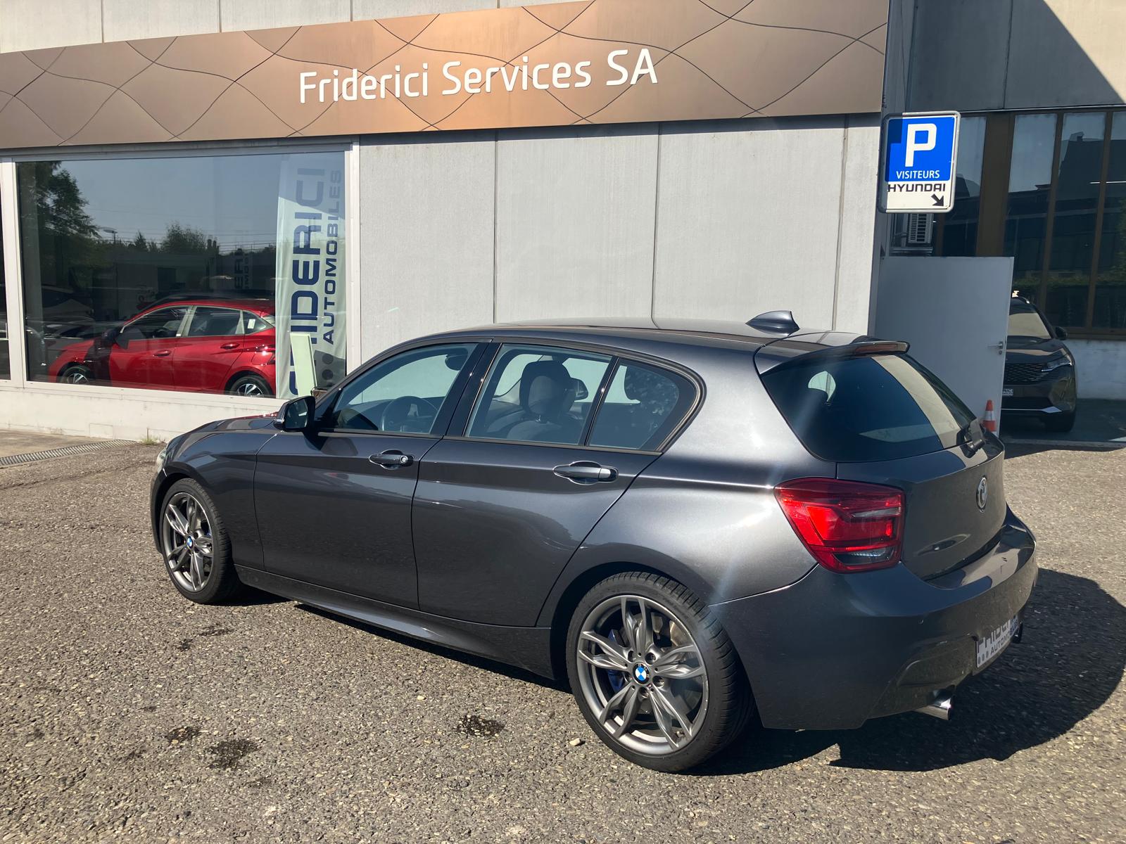 BMW M135i xDrive Steptronic-showroom-element-3