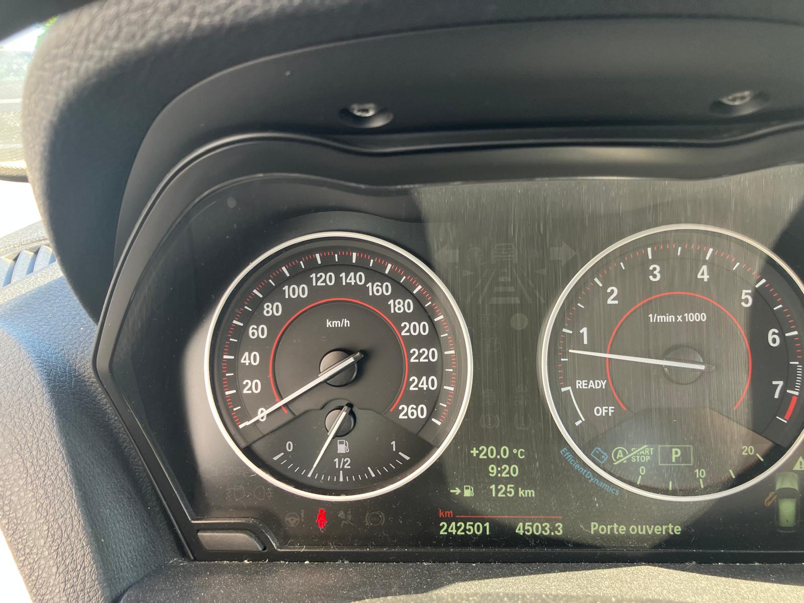 BMW M135i xDrive Steptronic-image-10