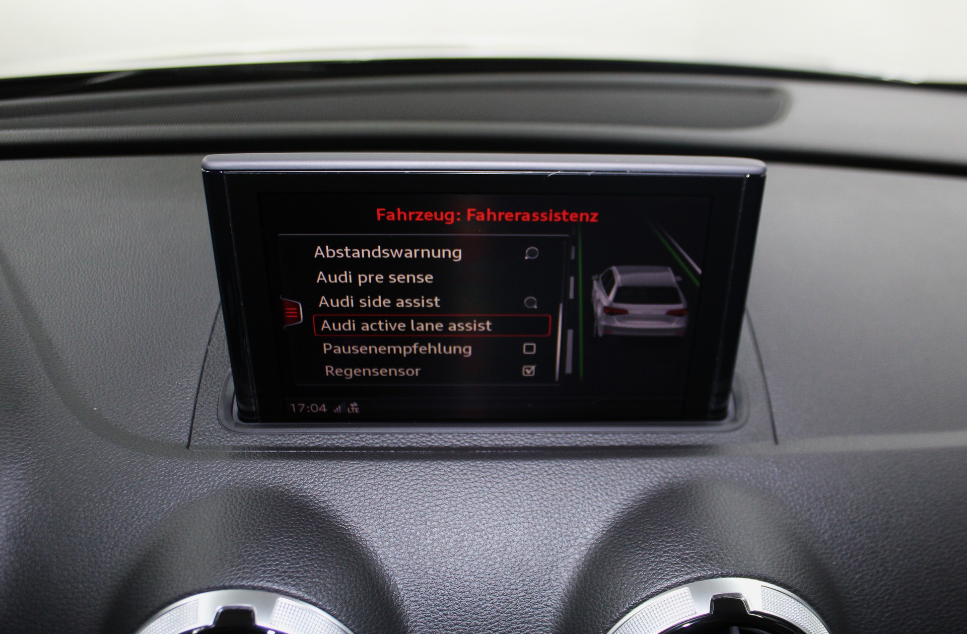 AUDI S3 Sportback 2.0 TFSI quattro S-tronic Optikpaket schwarz / CH-Fahrzeug-image-27