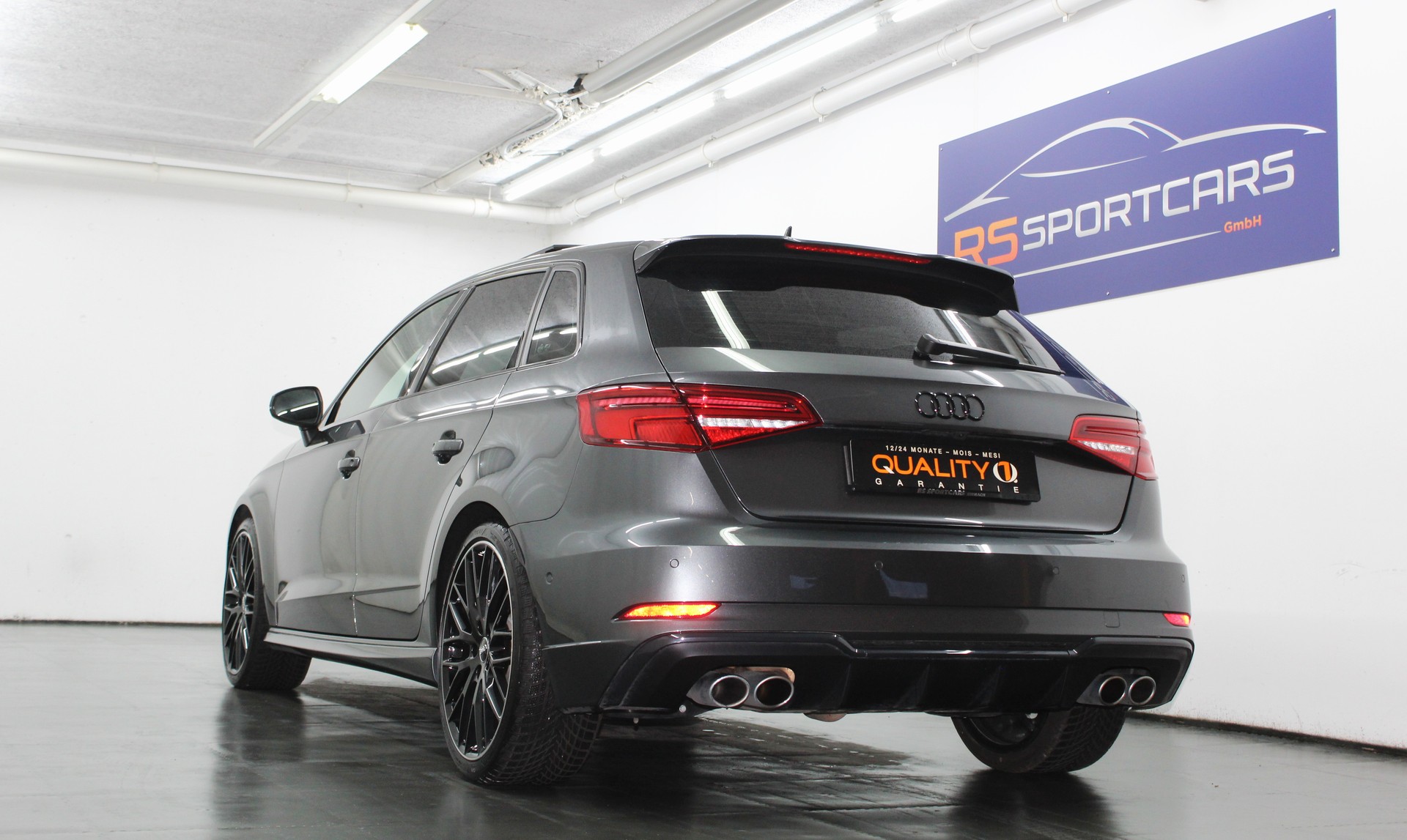AUDI S3 Sportback 2.0 TFSI quattro S-tronic Optikpaket schwarz / CH-Fahrzeug-image-4