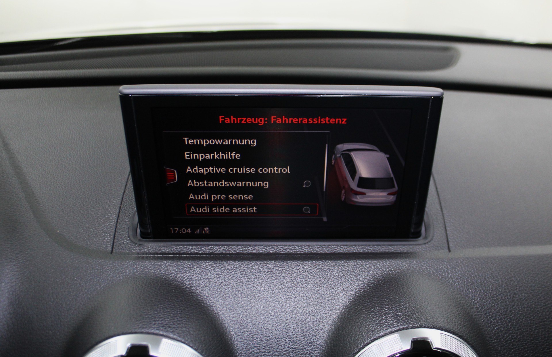 AUDI S3 Sportback 2.0 TFSI quattro S-tronic Optikpaket schwarz / CH-Fahrzeug-image-26