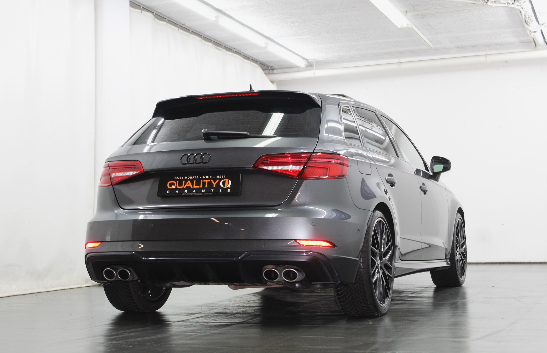 AUDI S3 Sportback 2.0 TFSI quattro S-tronic Optikpaket schwarz / CH-Fahrzeug-image-6