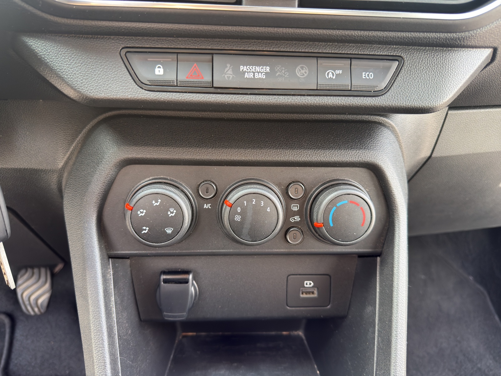 DACIA Sandero TCe 90 Comfort-image-14