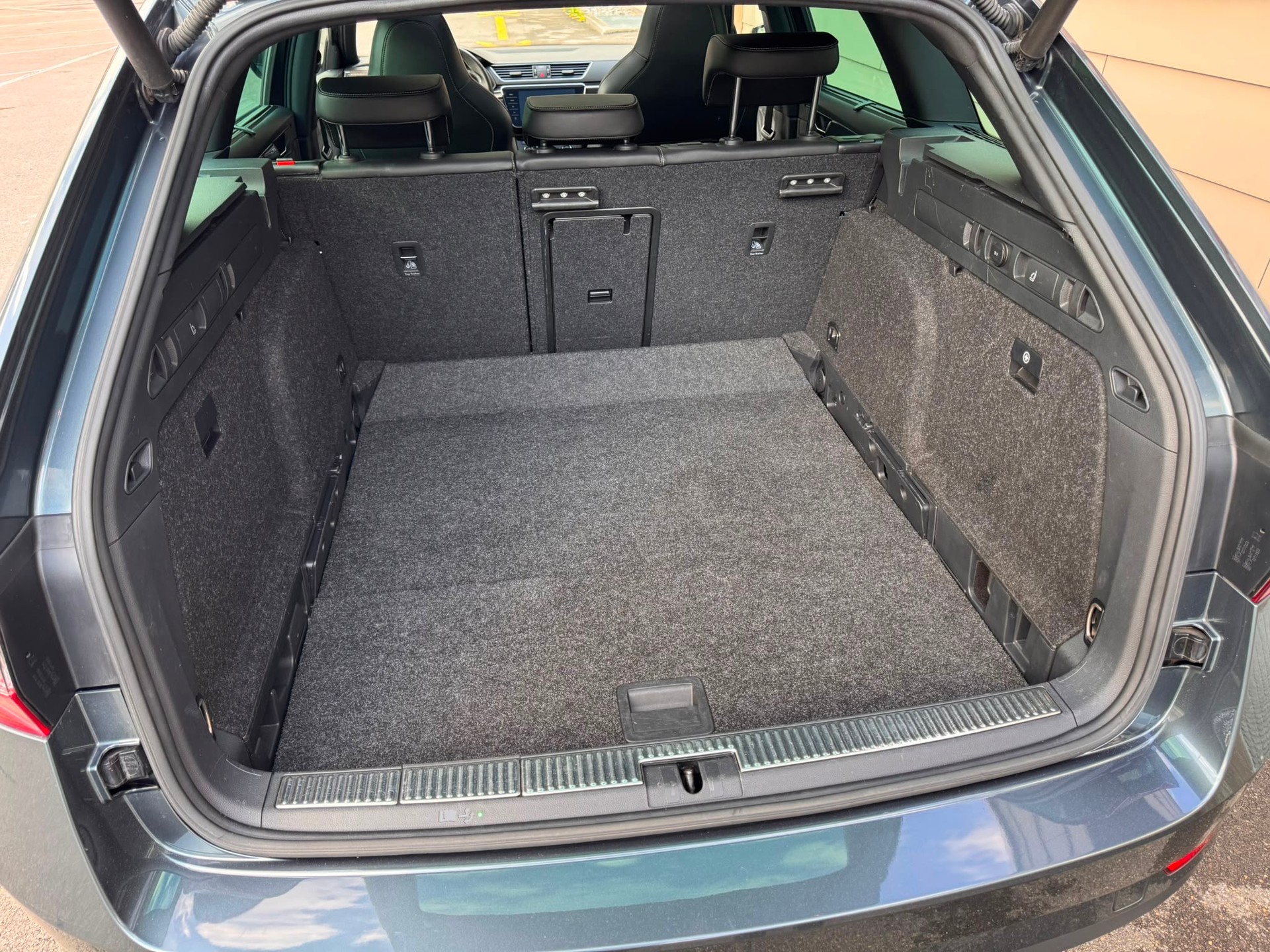 SKODA 2.0 TDI 190 SportLine+ 4x4 DSG-image-5
