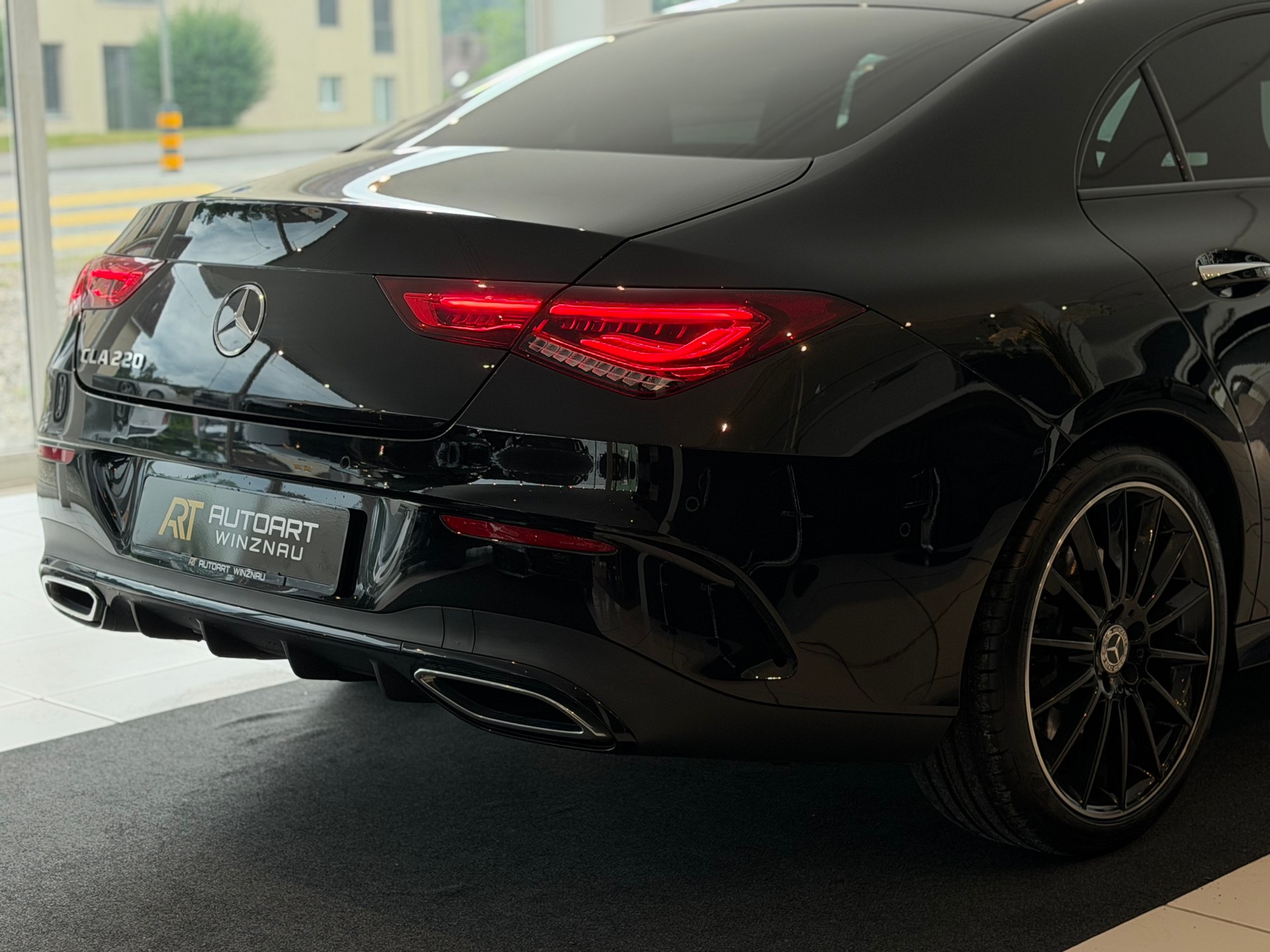 MERCEDES-BENZ CLA 220 AMG Line 7G-DCT **TOP Ausstattung**-image-7