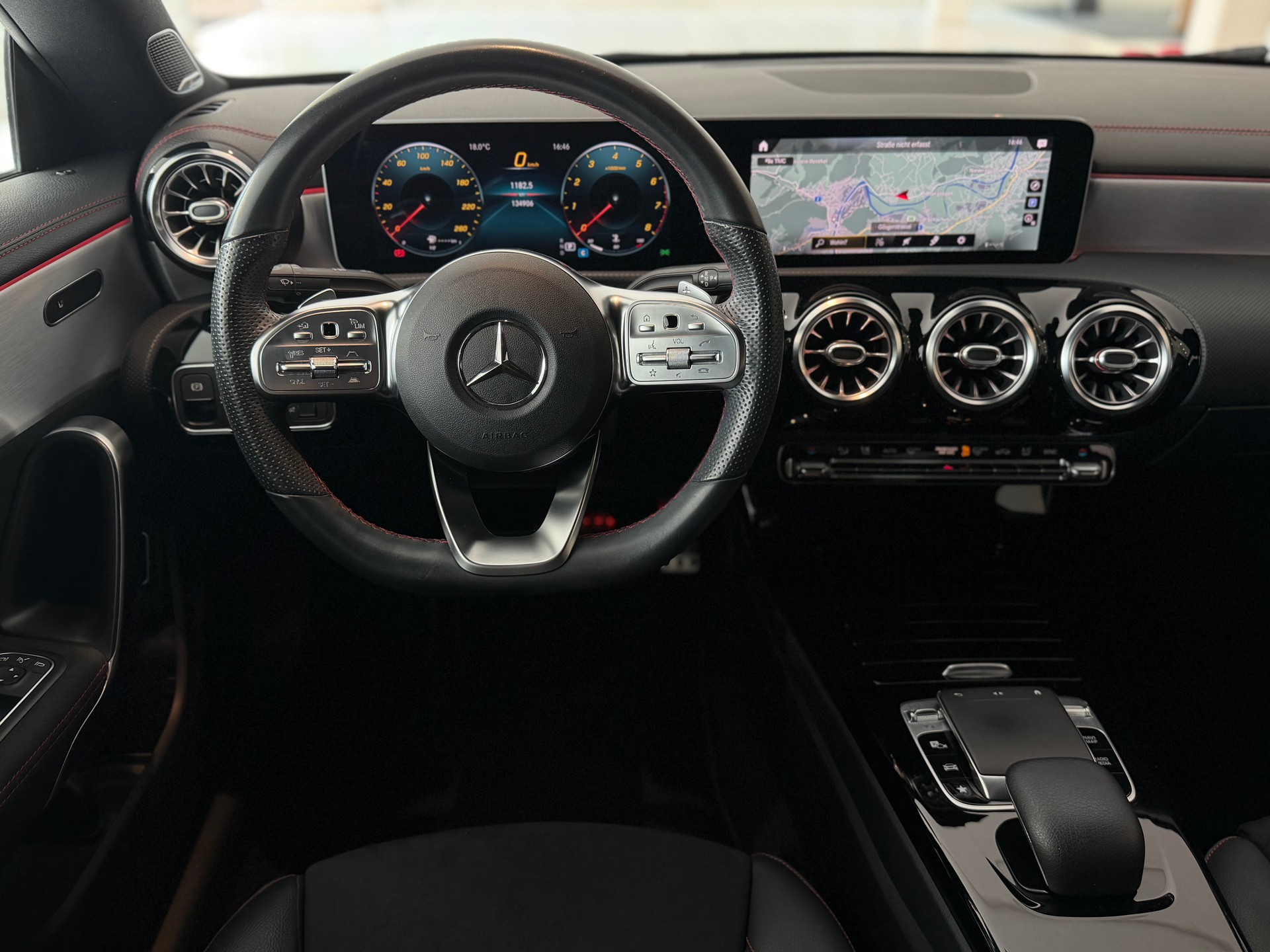 MERCEDES-BENZ CLA 220 AMG Line 7G-DCT **TOP Ausstattung**-image-15