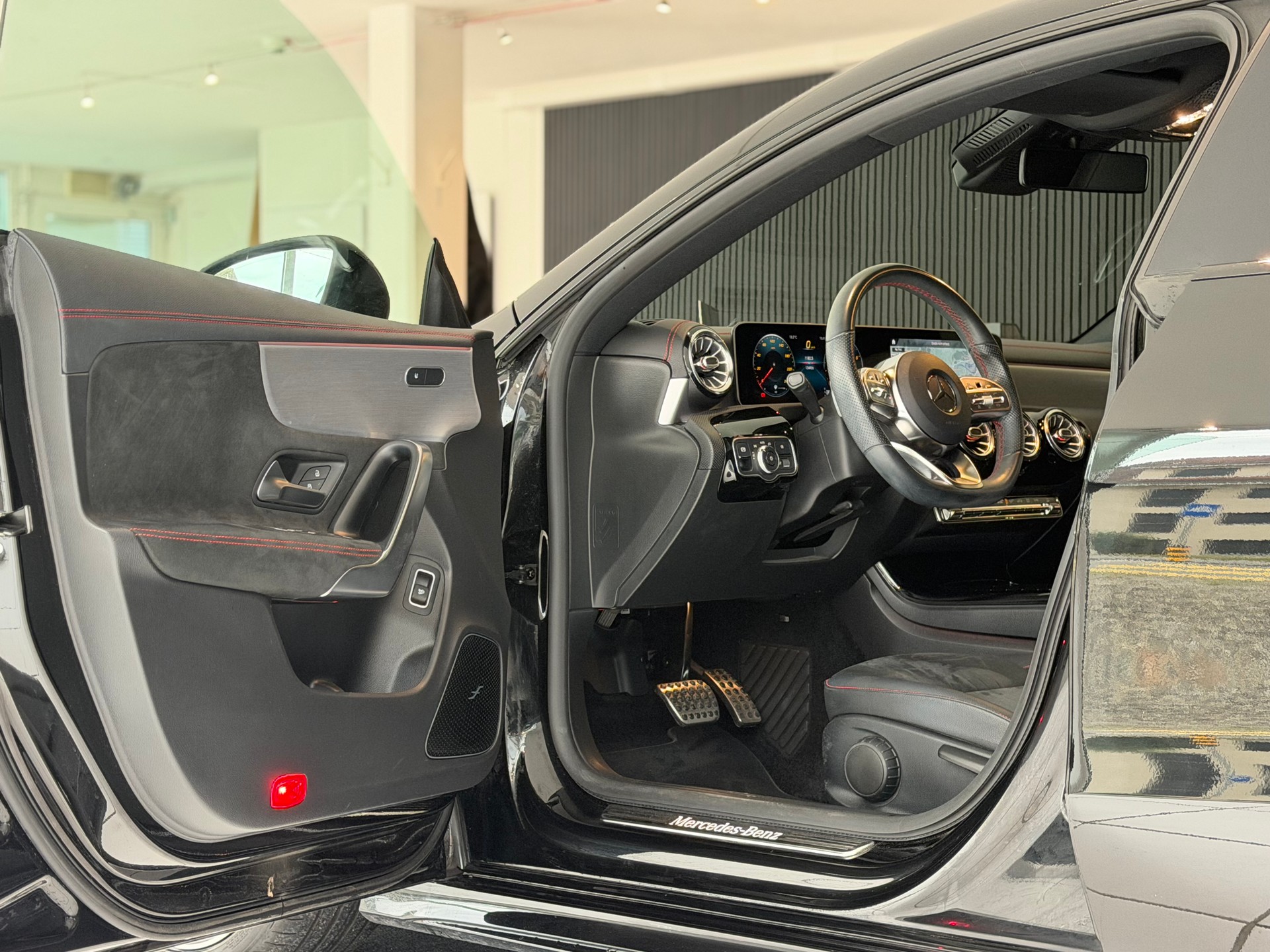 MERCEDES-BENZ CLA 220 AMG Line 7G-DCT **TOP Ausstattung**-image-11