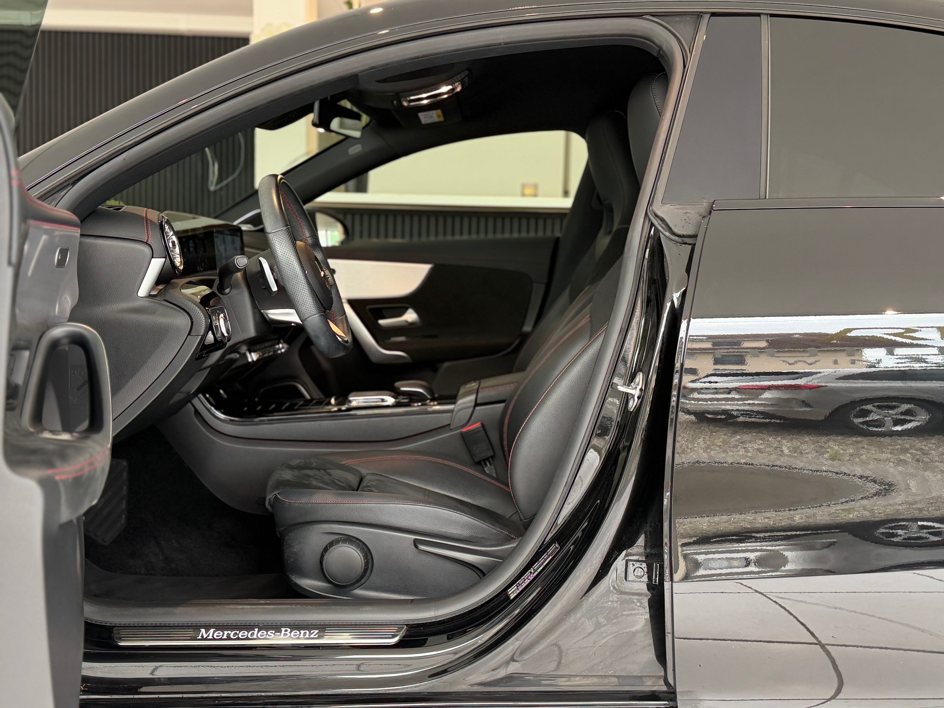 MERCEDES-BENZ CLA 220 AMG Line 7G-DCT **TOP Ausstattung**-image-12