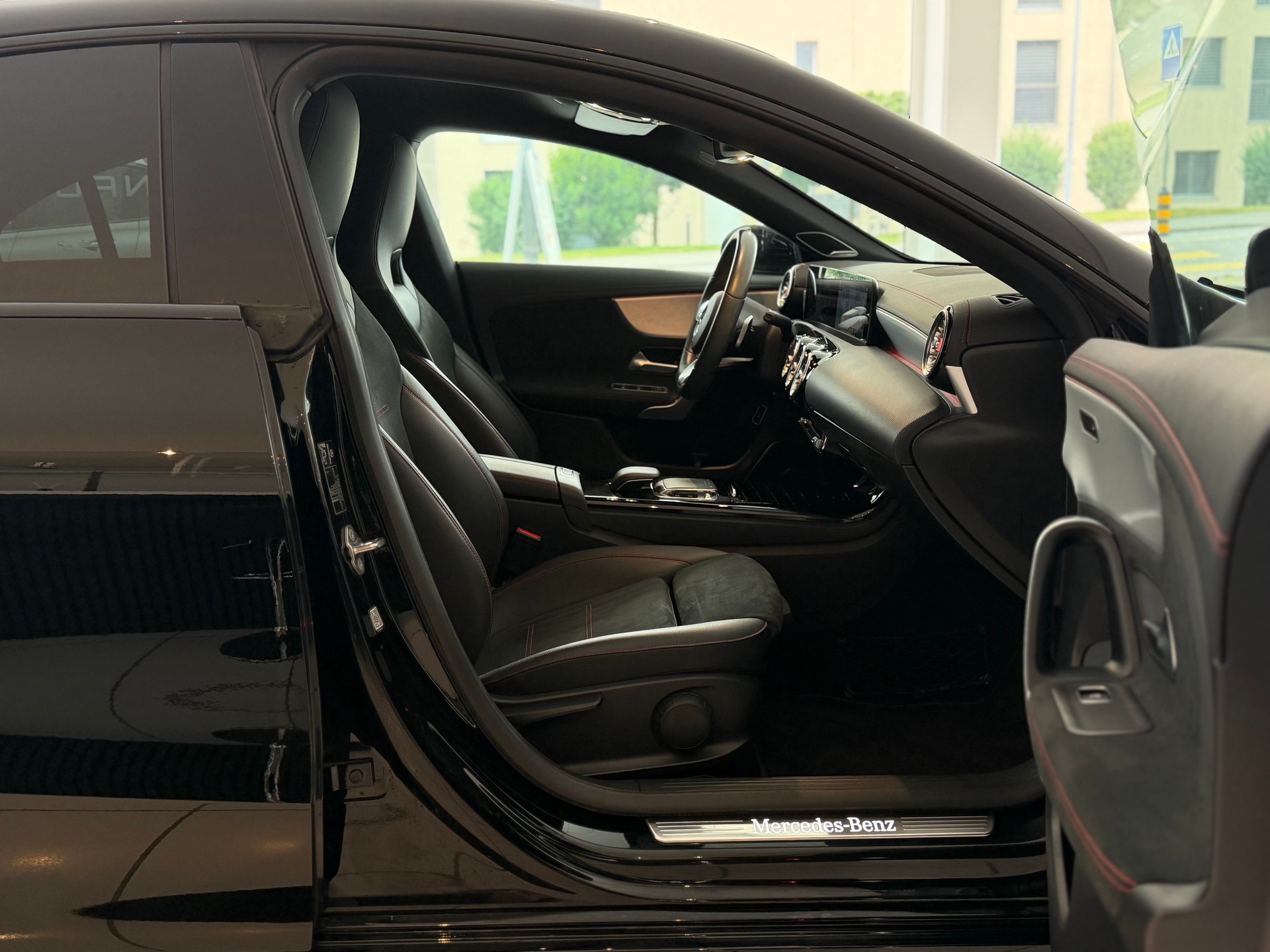 MERCEDES-BENZ CLA 220 AMG Line 7G-DCT **TOP Ausstattung**-image-20