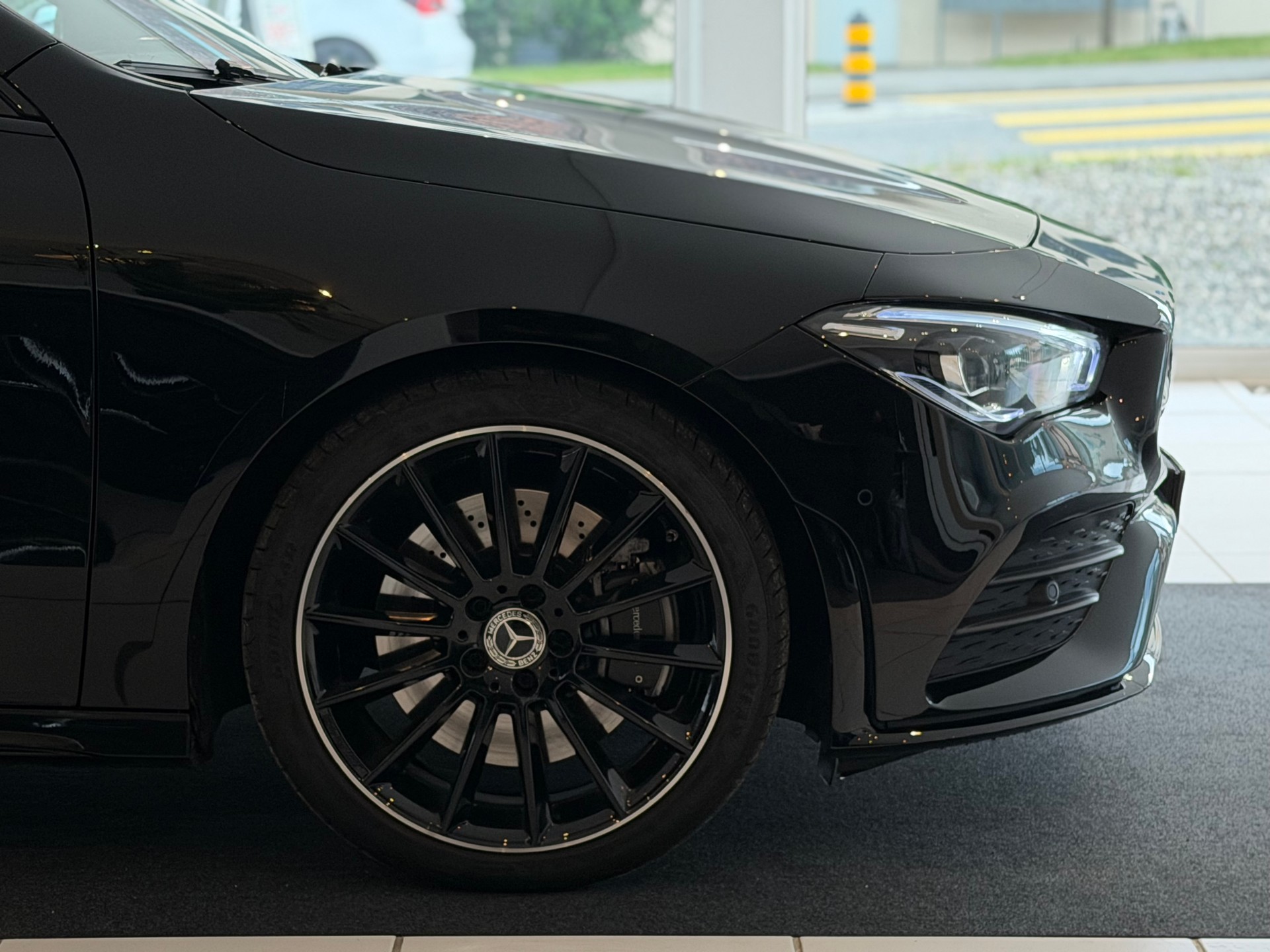 MERCEDES-BENZ CLA 220 AMG Line 7G-DCT **TOP Ausstattung**-image-4