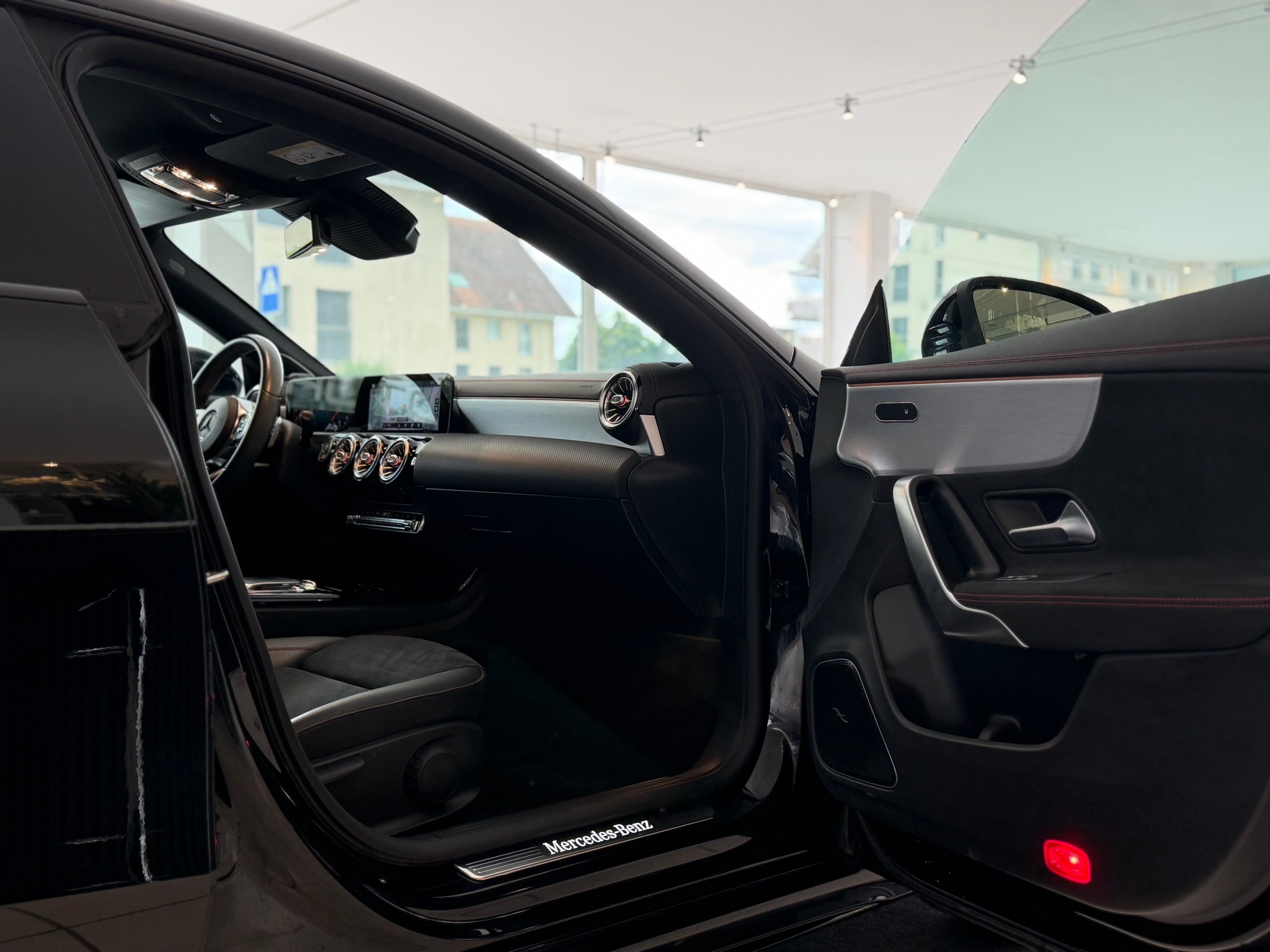 MERCEDES-BENZ CLA 220 AMG Line 7G-DCT **TOP Ausstattung**-image-19