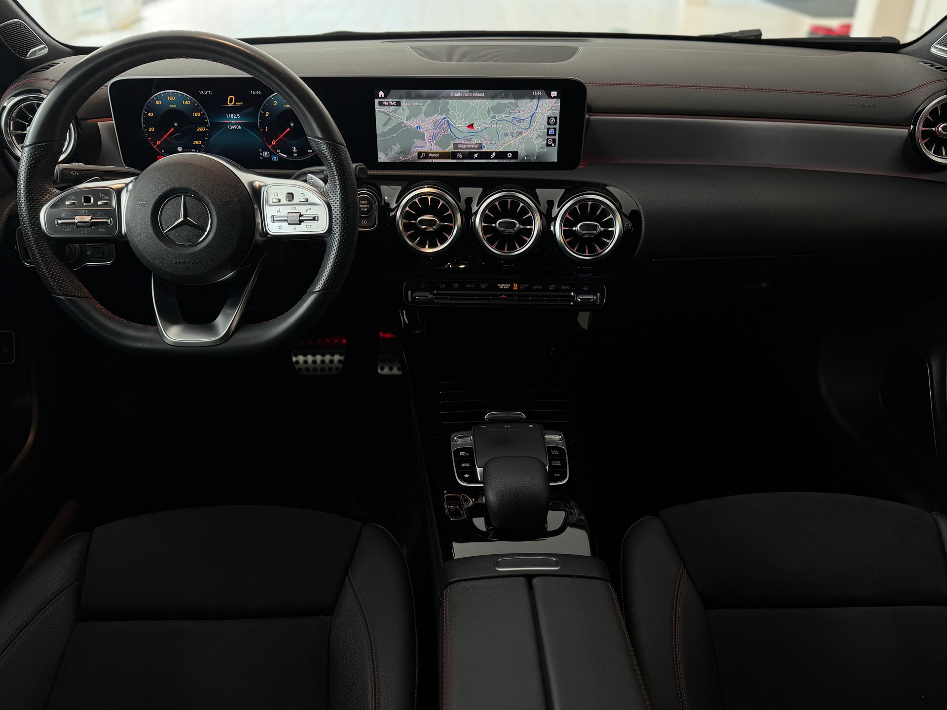MERCEDES-BENZ CLA 220 AMG Line 7G-DCT **TOP Ausstattung**-image-14