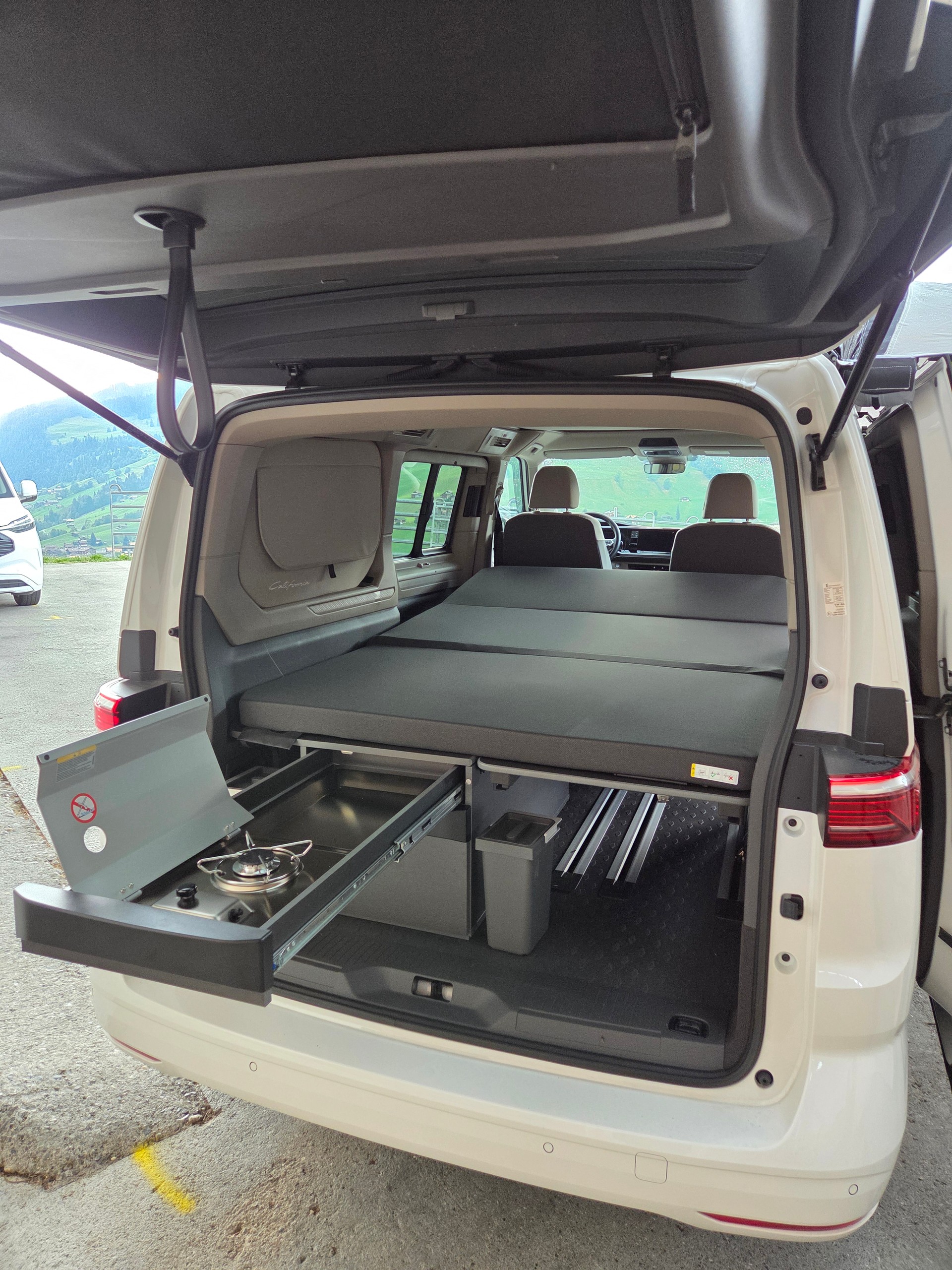 VW California 2.0 TDI Beach Tour-image-10
