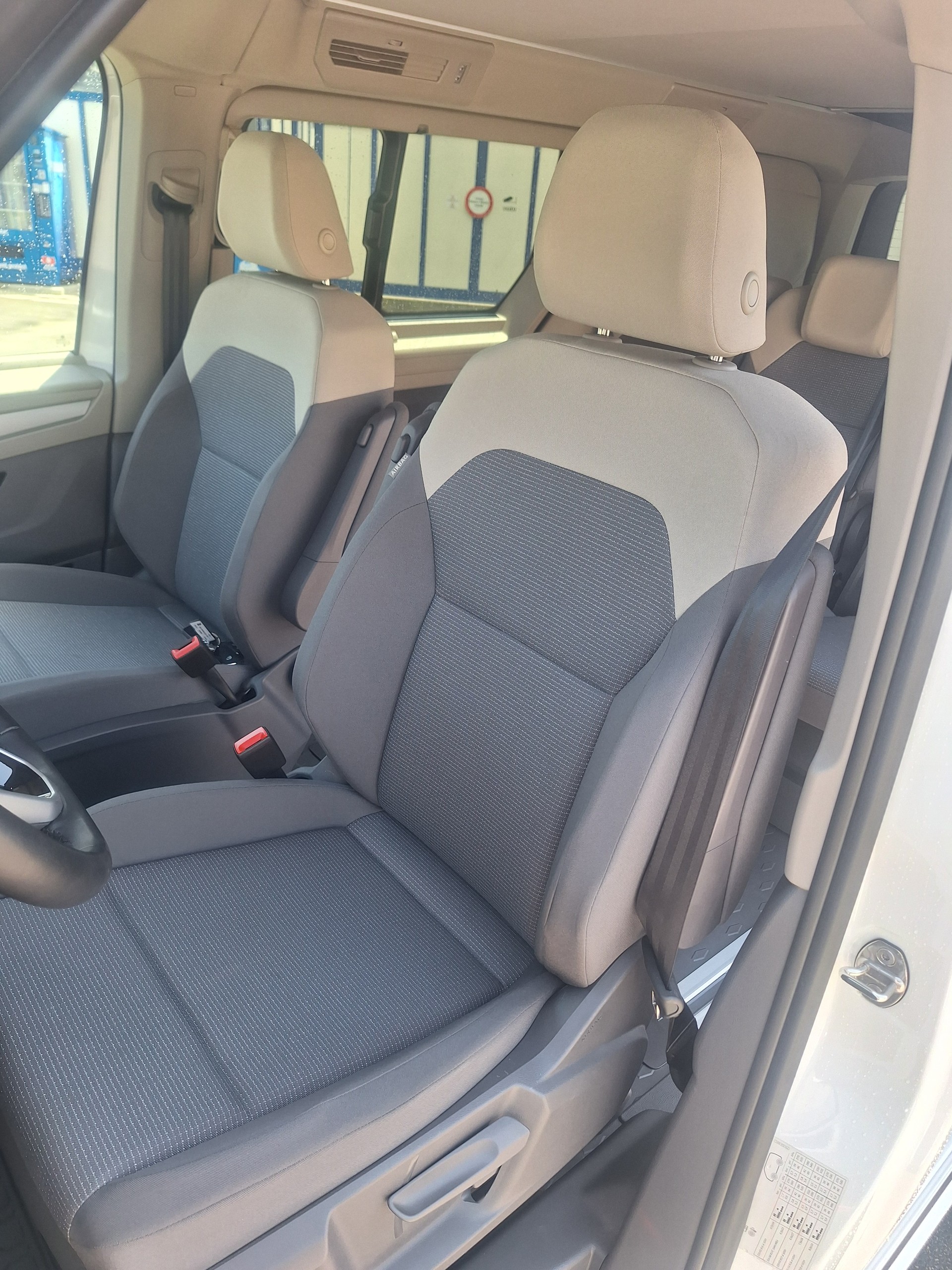VW California 2.0 TDI Beach Tour-image-5