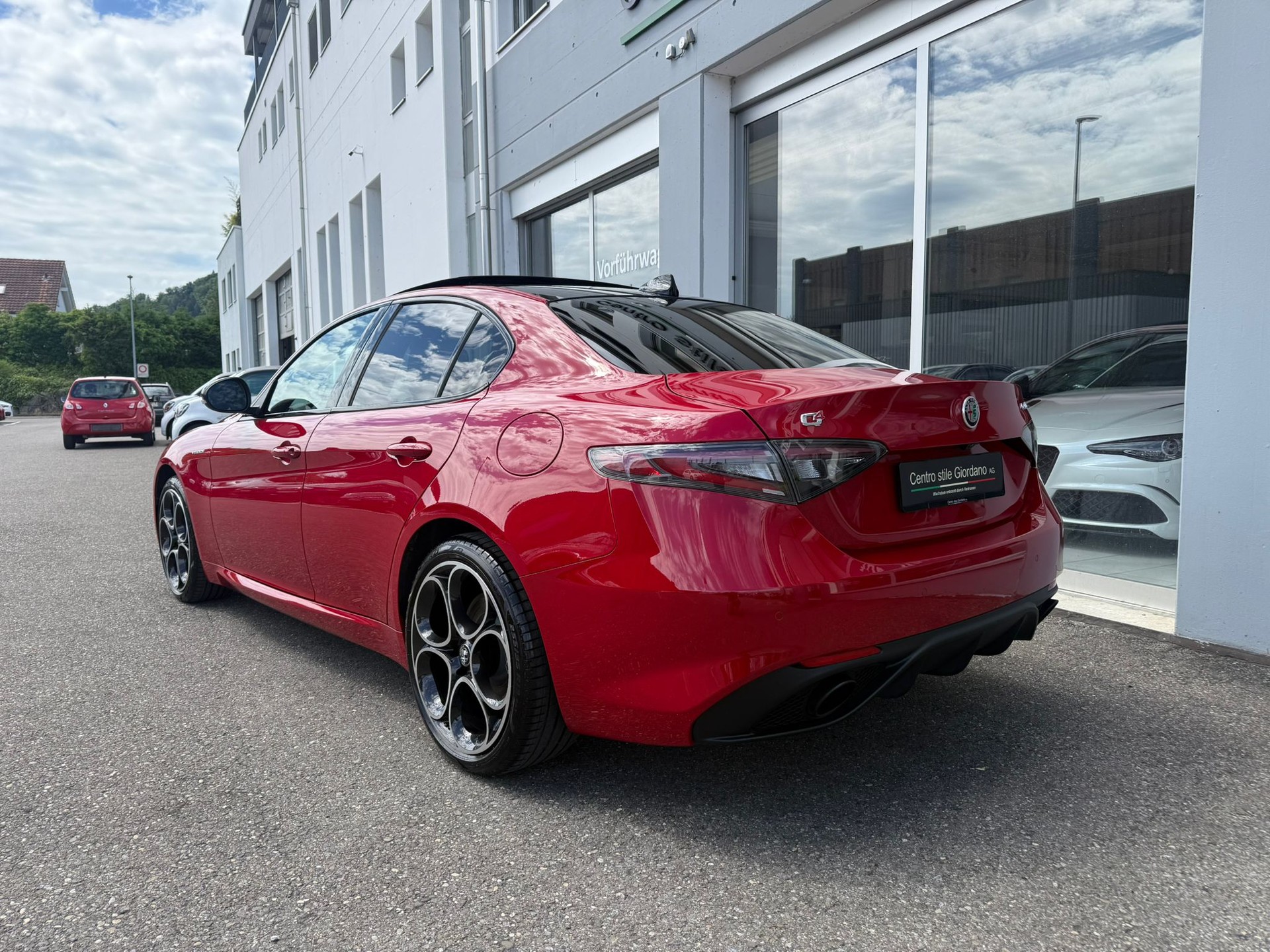 ALFA ROMEO Giulia Veloce 2.0 280PS Q4 AT8 Pack Sky MY23/24-image-5