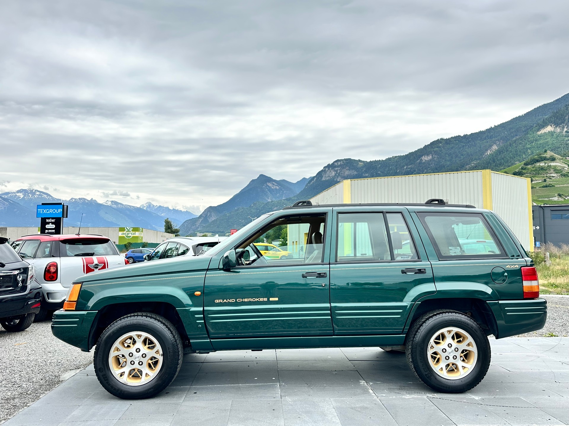 JEEP Grand Cherokee 5.2 Limited Automatic-image-5