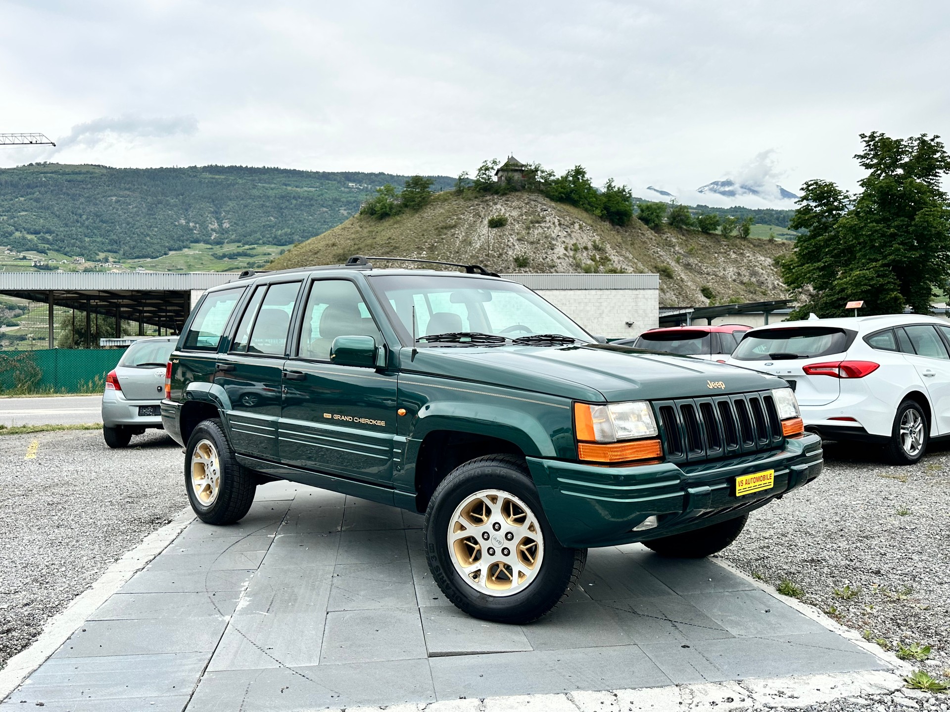 JEEP Grand Cherokee 5.2 Limited Automatic-image-0