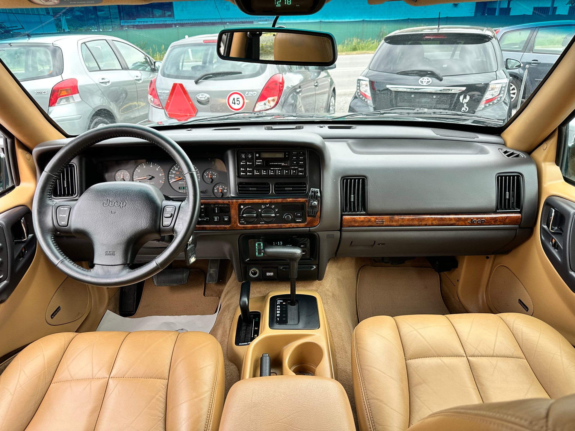 JEEP Grand Cherokee 5.2 Limited Automatic-image-10
